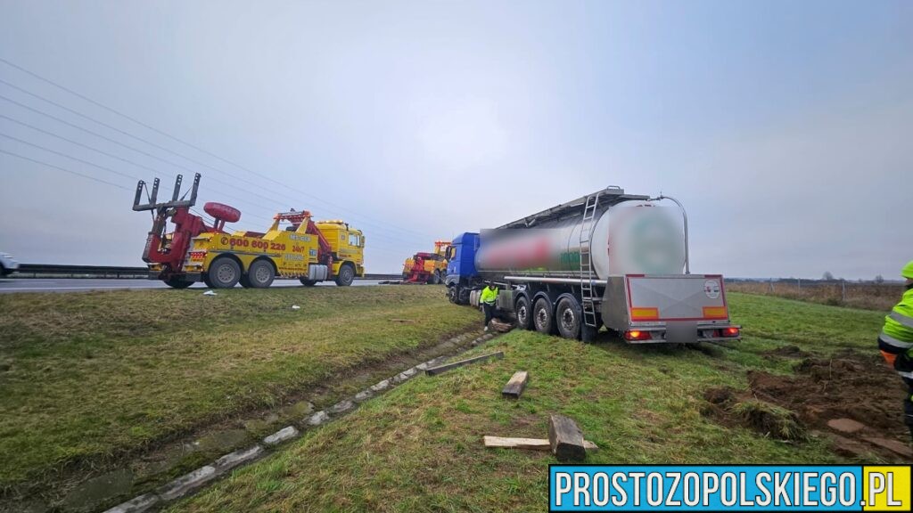 Cysterna zjechała z autostrady A4 w Graczach. Kierowca miał ogromne szczęście