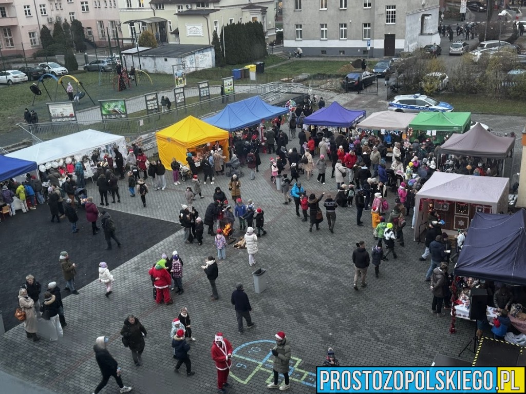 Jarmark Świąteczny przy PSP 21 w Opolu już 3 grudnia! Magia Świąt na Sienkiewicza 4