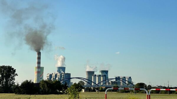 Awaria w Elektrowni Opole. Na miejscu 13 jednostek straży pożarnej – trwa akcja chemiczna
