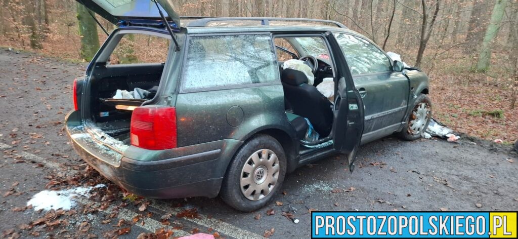 Poważny wypadek na DW385 w Jaczowicach. Dwie osoby trafiły do szpitala, interweniował LPR