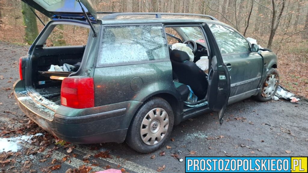 Poważny wypadek na DW385 w Jaczowicach. Dwie osoby trafiły do szpitala, interweniował LPR