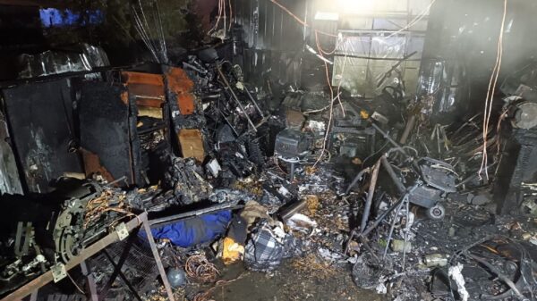 Dziergowice. Pożar garażu blaszanego – w środku butla z gazem