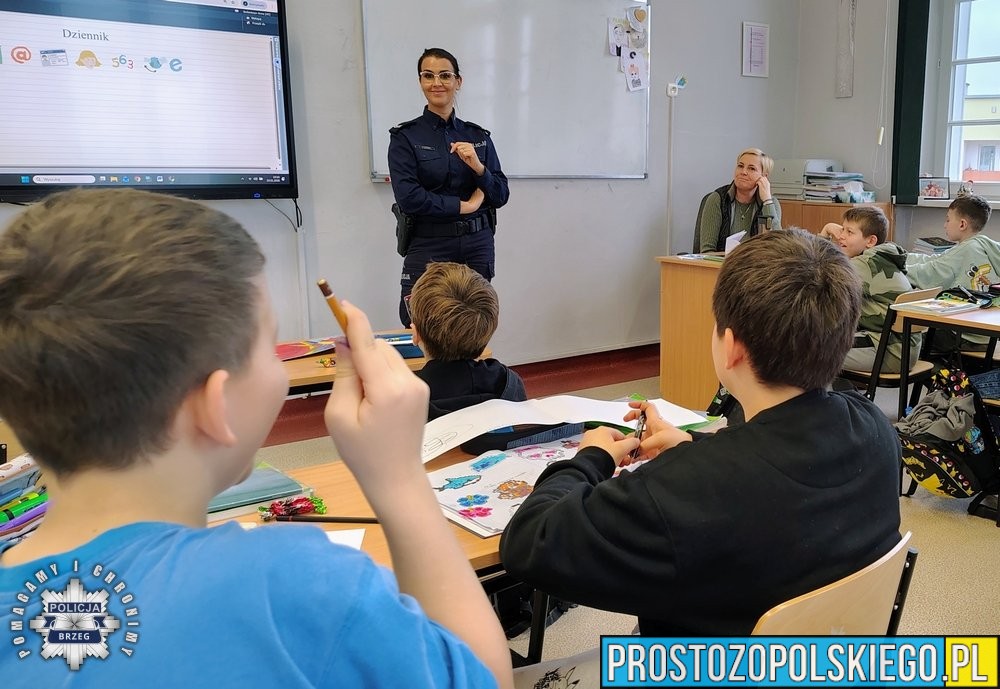 Policjanci z Brzegu, Lewina Brzeskiego i Grodkowa uczą dzieci, jak bezpiecznie spędzić ferie zimowe
