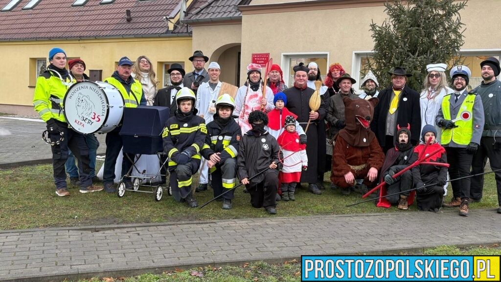 Wodzenie Niedźwiedzia w Kępie. Barwny korowód po raz 35 przeszedł ulicami wsi