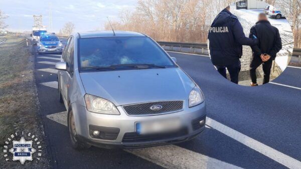 Samochód odmówił mu posłuszeństwa, bo wlał niewłaściwe.46-latek miał blisko promil alkoholu w organizmie
