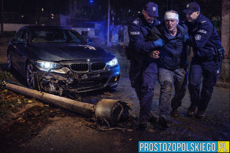 Opole: Policyjny pościg za pijanym kierowcą BMW. Staranował latarnię i próbował uciekać pieszo – miał ponad 2 promile alkoholu