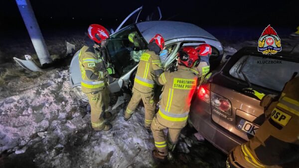 Wypadek na DK42 Kluczbork – Wołczyn. Trzy osoby trafiły do szpitala, w tym dziecko