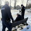 Kluczbork: Policjanci uratowali 57-latka przed wychłodzeniem