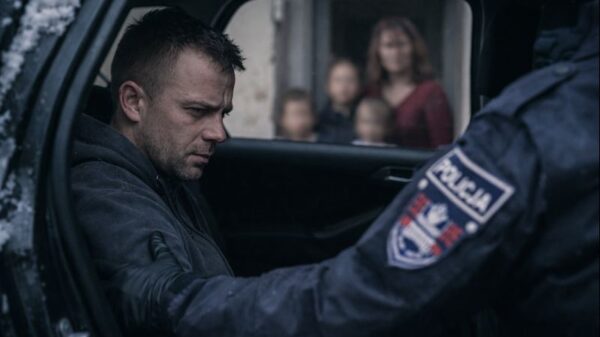 Zatrzymanie w Lewinie Brzeskim. 35-latek znęcał się nad rodziną