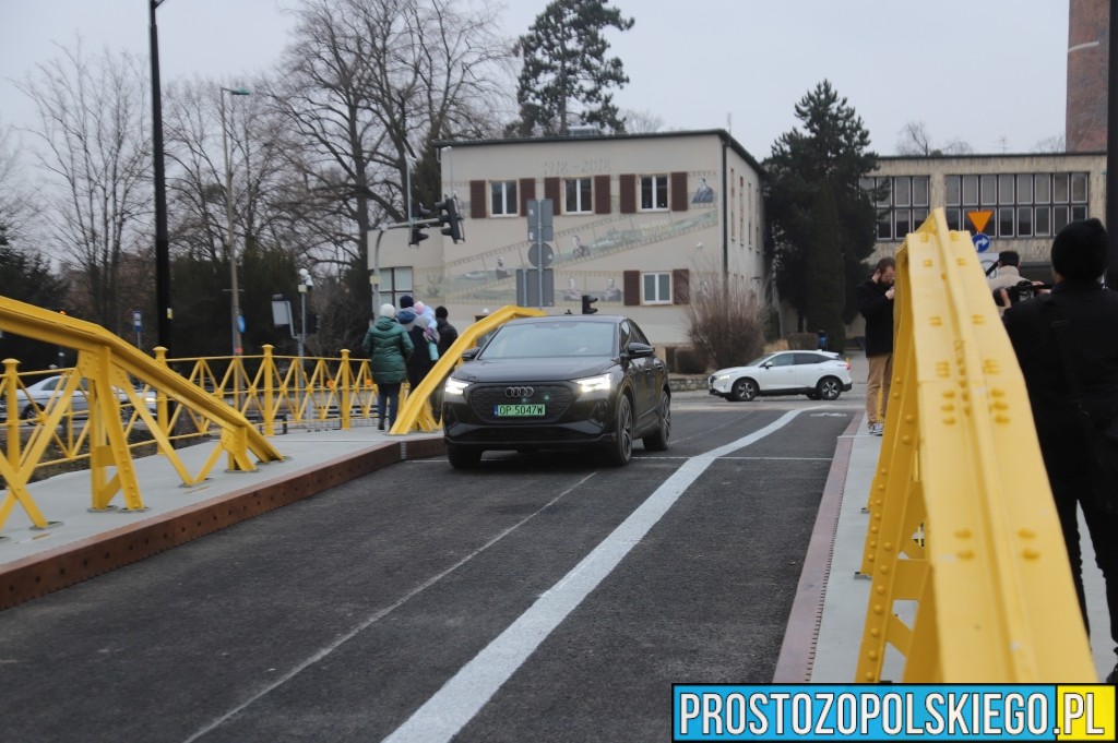 żółty most, most otwarty, zmiana organizacji ruchu, most otwarty dla&nbsp;pieszych, żółty most otwarty po&nbsp;remoncie, żółty most w&nbsp;opolu,