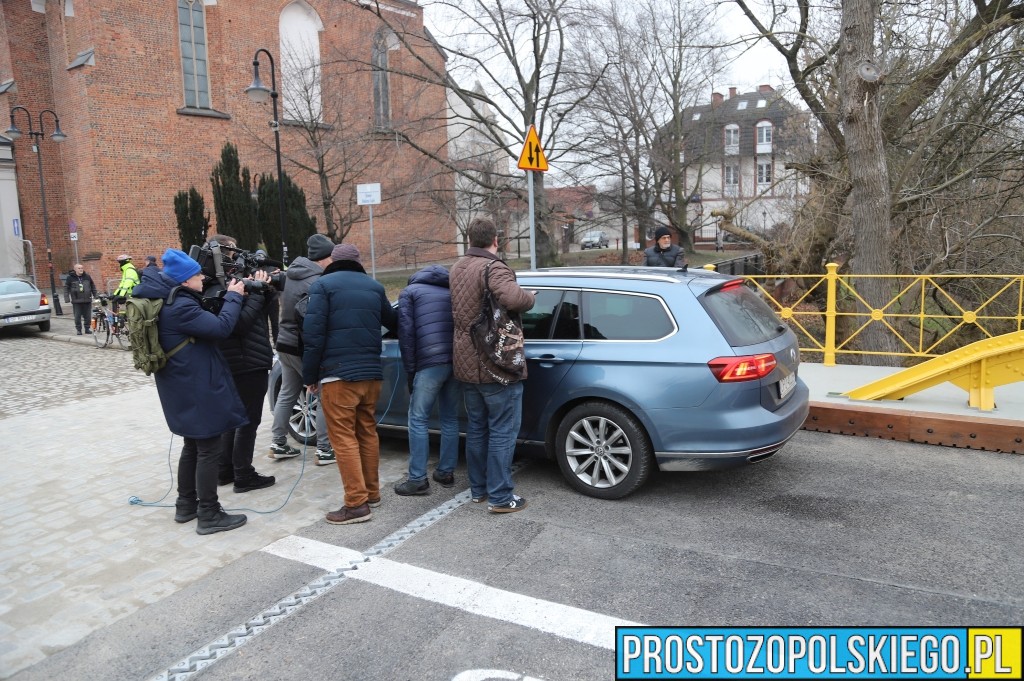 żółty most, most otwarty, zmiana organizacji ruchu, most otwarty dla&nbsp;pieszych, żółty most otwarty po&nbsp;remoncie, żółty most w&nbsp;opolu,
