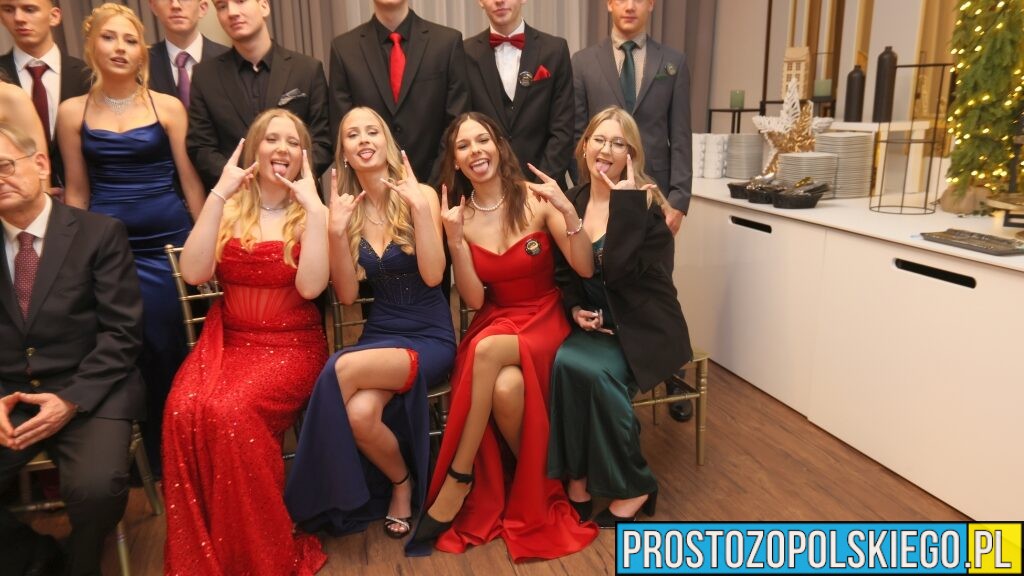 Studniówka 2026 Liceum im. Alberta Einsteina. Bal odbył się w sali Arkas w Prószkowie