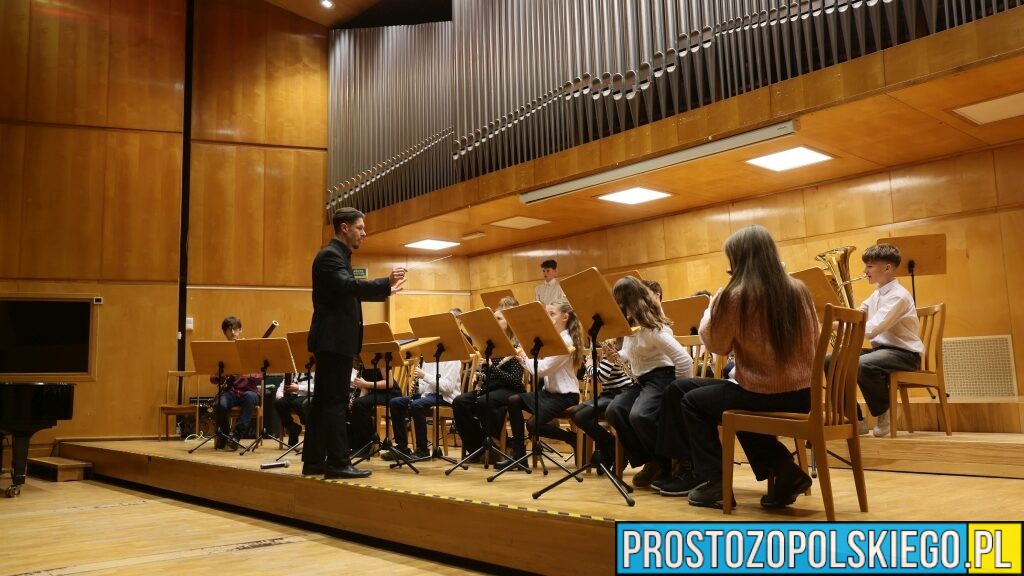 Państwowa Szkoła Muzyczna w Opolu zagrała dla WOŚP. Wyjątkowy koncert uczniów i nauczycieli