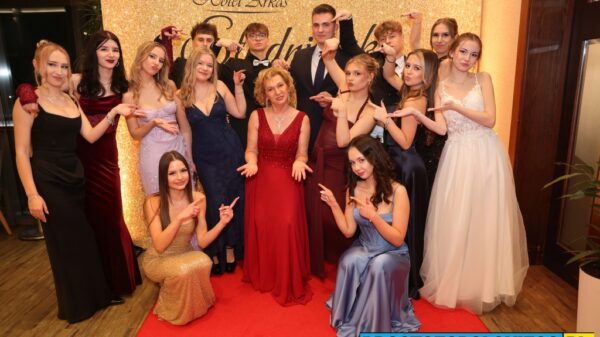 Jedna z największych studniówek w województwie opolskim. Bal PLO VIII w Arkasie