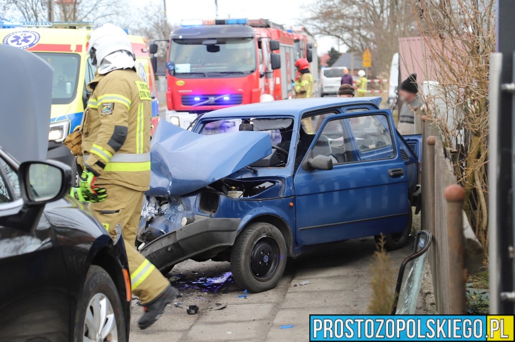 wypadek 126p. wypadek fiacika, fiacik wypadek, 126p wypadek, mały fiat, wypadek, maluch wypadek, wypadek malucha 126p, Opole wypadek fiata 126p,