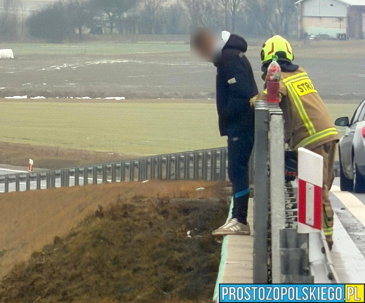 Dramatyczna interwencja na obwodnicy Praszki. Strażak w ostatniej chwili uratowali 19-latka (WIDEO)