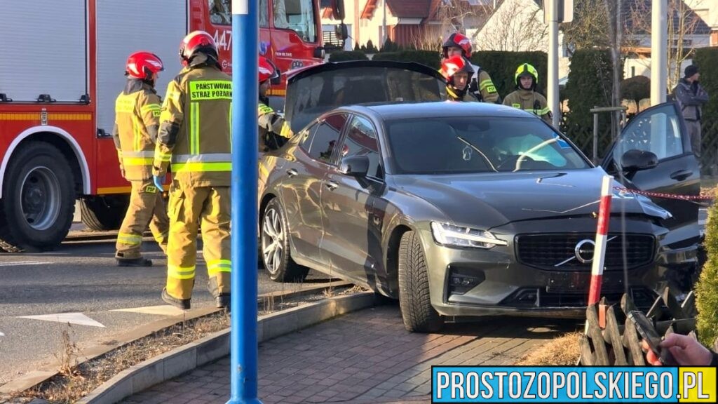 Zderzenie trzech samochodów w Gogolinie. Jedna osoba ranna trafiła do szpitala