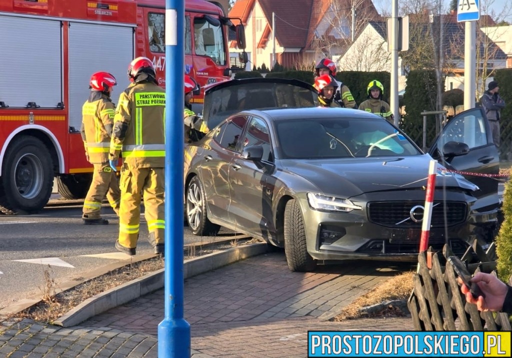 Zderzenie trzech samochodów w Gogolinie. Jedna osoba ranna trafiła do szpitala