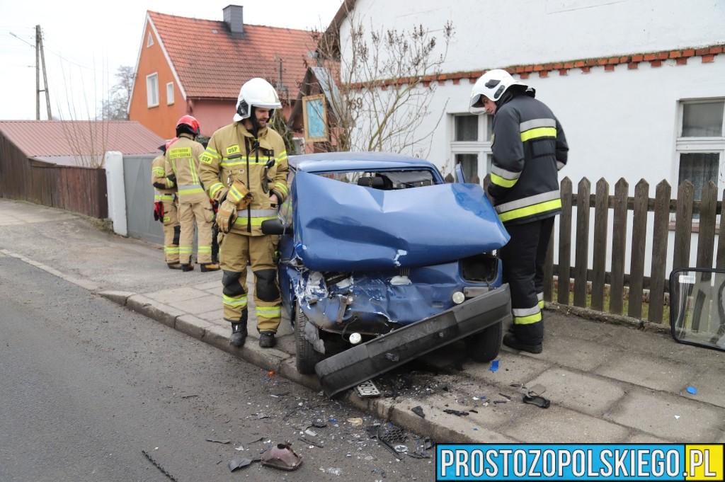 wypadek 126p. wypadek fiacika, fiacik wypadek, 126p wypadek, mały fiat, wypadek, maluch wypadek, wypadek malucha 126p, Opole wypadek fiata 126p,