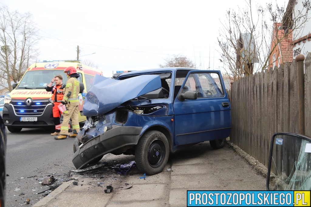 wypadek 126p. wypadek fiacika, fiacik wypadek, 126p wypadek, mały fiat, wypadek, maluch wypadek, wypadek malucha 126p, Opole wypadek fiata 126p,