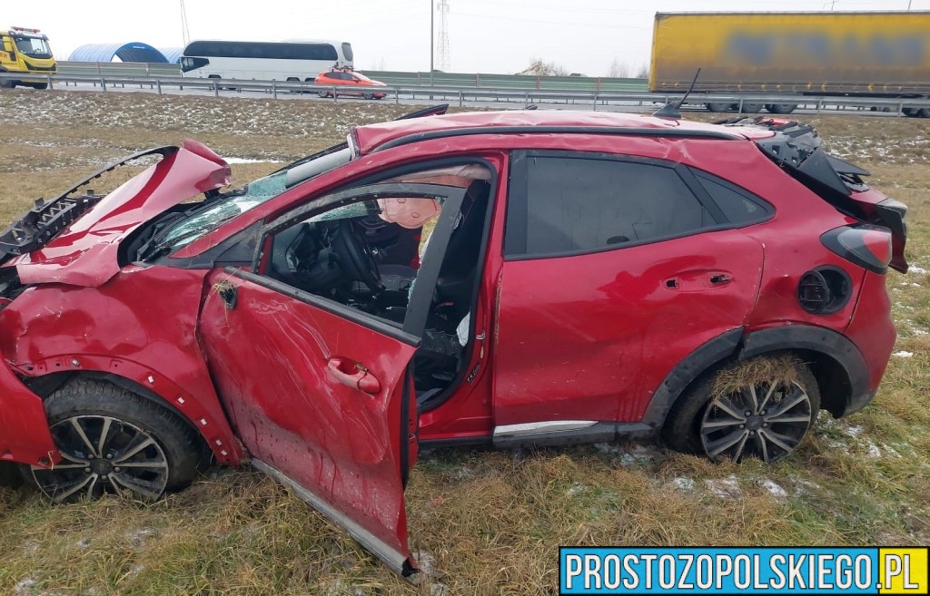 wypadek na A4, wypadek w dąbrówce górnej, wypadek, auto wypado z autostrady,