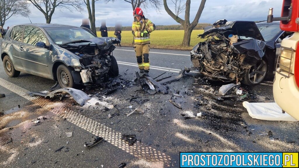 Czołowe zderzenie na DK94 między Strzelcami Opolskimi a Suchą. Jedna osoba ranna