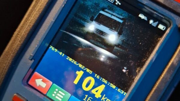 30-letni mieszkaniec powiatu opolskiego pędził przez Leśniczówkę ponad 100 km/h – stracił prawo jazdy