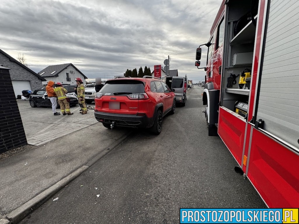 wypadek 126p. wypadek fiacika, fiacik wypadek, 126p wypadek, mały fiat, wypadek, maluch wypadek, wypadek malucha 126p, Opole wypadek fiata 126p,