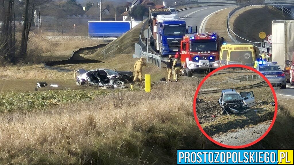 Dachowanie BMW na DW435 w Siedliskach. Dwie osoby ranne trafiły do szpitala