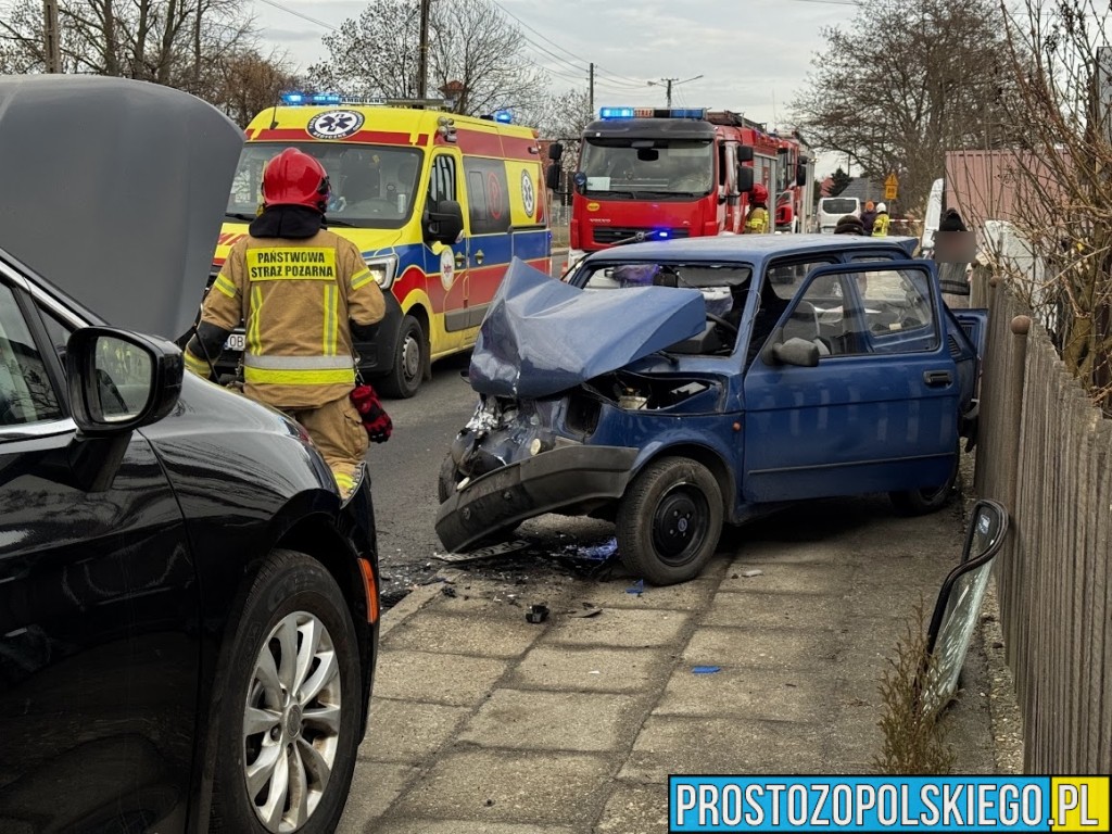 wypadek 126p. wypadek fiacika, fiacik wypadek, 126p wypadek, mały fiat, wypadek, maluch wypadek, wypadek malucha 126p, Opole wypadek fiata 126p,