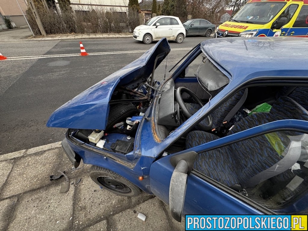 wypadek 126p. wypadek fiacika, fiacik wypadek, 126p wypadek, mały fiat, wypadek, maluch wypadek, wypadek malucha 126p, Opole wypadek fiata 126p,