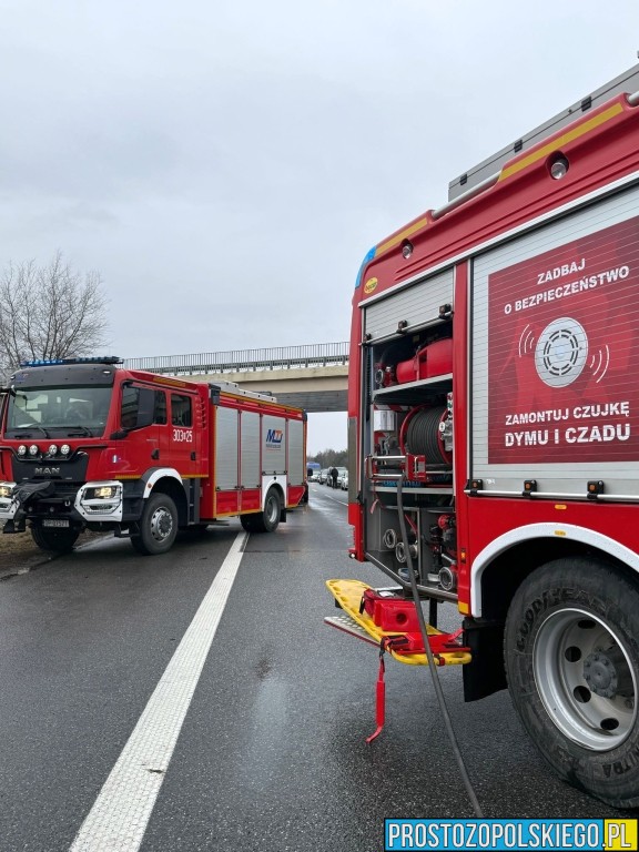 autostrada, A4, dachowanie na autostradzie,, 226 kier katowice autostrada, utrudnienie na autostradzie, wypadki na autostradzie, auto dachowało na autortradzie A4 kier katowice 226 km,