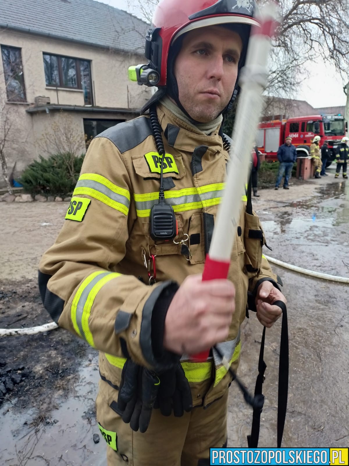 bohater z krapkowic, krapkowice, strażąk utatował kobietę, reanimował na boisku, strażak z KP Krapkowice, KP Krapkowice, reanimował na boisku, komenda w krapkowicach, strażak bohater, rewelacyjny człowiek,