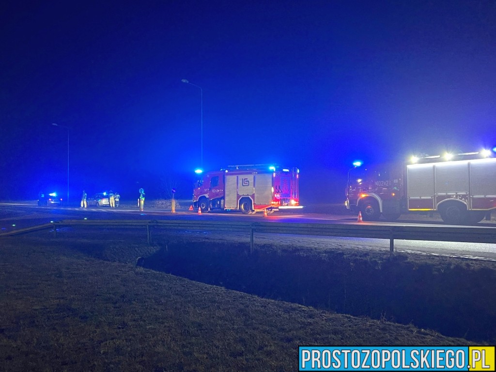 Grodków: Potrącenie mężczyzny na ul. Sienkiewicza. Na miejscu pracowały służby ratunkowe