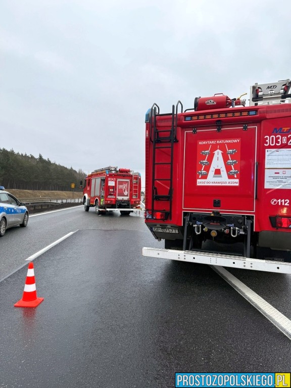 autostrada, A4, dachowanie na autostradzie,, 226 kier katowice autostrada, utrudnienie na autostradzie, wypadki na autostradzie, auto dachowało na autortradzie A4 kier katowice 226 km,