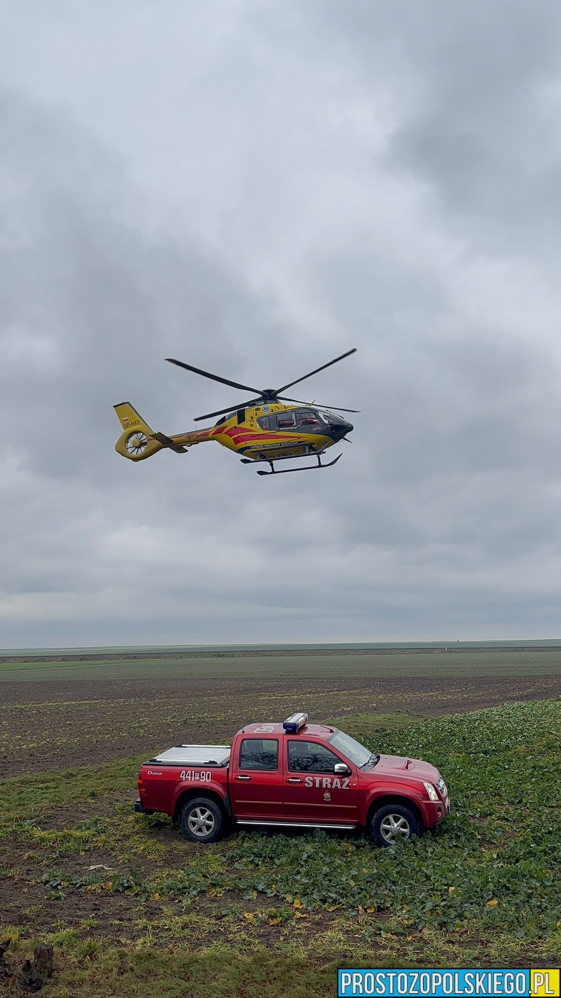 bohater z krapkowic, krapkowice, strażąk utatował kobietę, reanimował na boisku, strażak z KP Krapkowice, KP Krapkowice, reanimował na boisku, komenda w krapkowicach, strażak bohater, rewelacyjny człowiek,