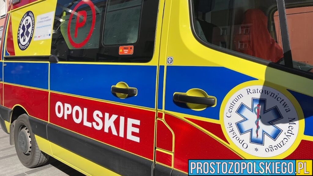 19-latek usłyszał zarzuty znieważenia i kierowania gróźb wobec ratowników medycznych. Grozy mu kara do 3 lat więzienia.