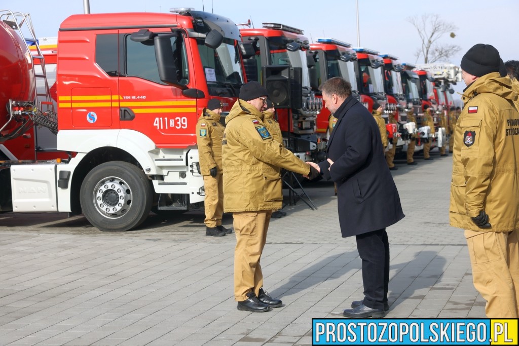Opole: Nowe wozy, sprzęt i miliony na ochronę ludności. Podsumowanie działań PSP w 2025 roku