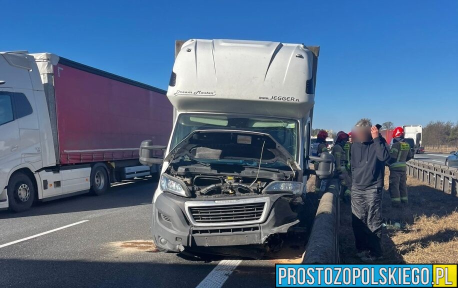 Wypadek na autostradzie A4 w kierunku Katowic. Bus uderzył w bariery energochłonne