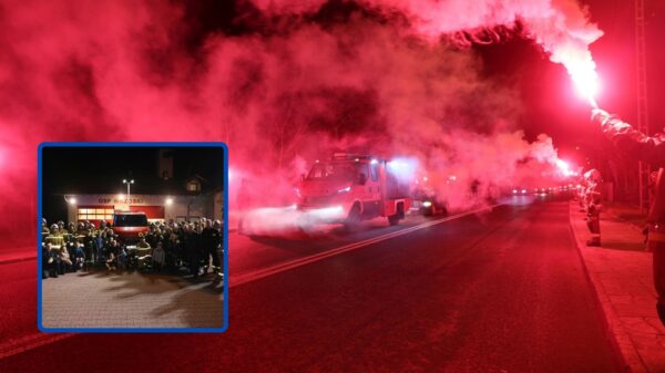 Nowy wóz dla OSP Wrzoski. Uroczyste powitanie z udziałem mieszkańców i strażaków