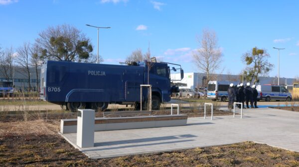 Armatka wodna – kiedy i dlaczego jest używana? Pojawiła się na meczu Odra Opole – Wisła Kraków