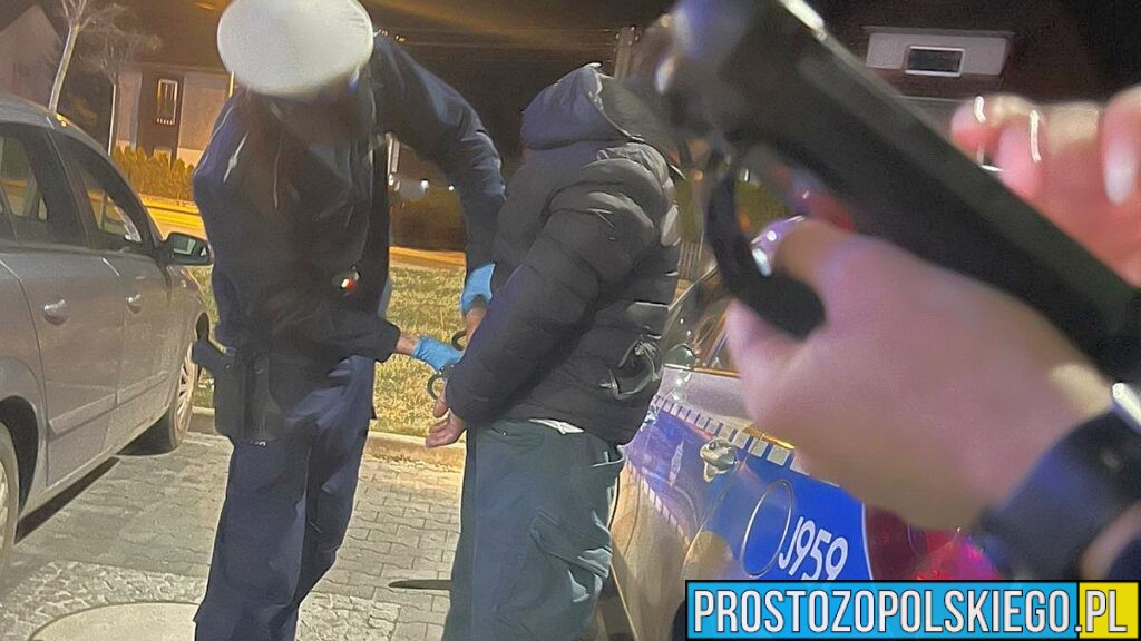 Dramatyczne chwile w Chmielowicach. Pijany kierowca zatrzymany przez byłego funkcjonariusza