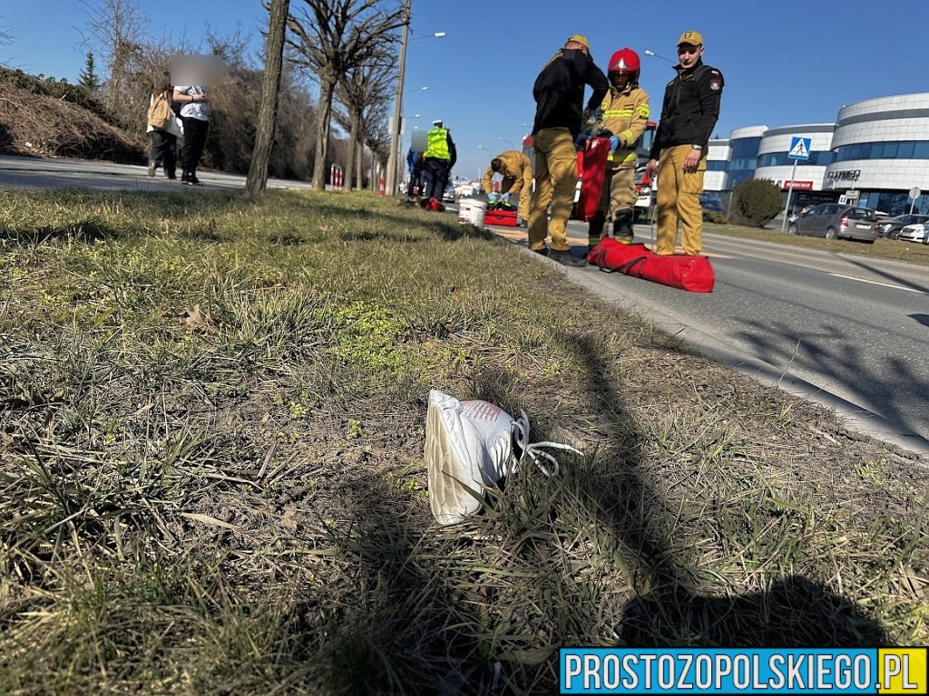 Tragiczny wypadek w Opolu. 73-letnia piesza zmarła po potrąceniu na przejściu przez kierującego autem 70-latka