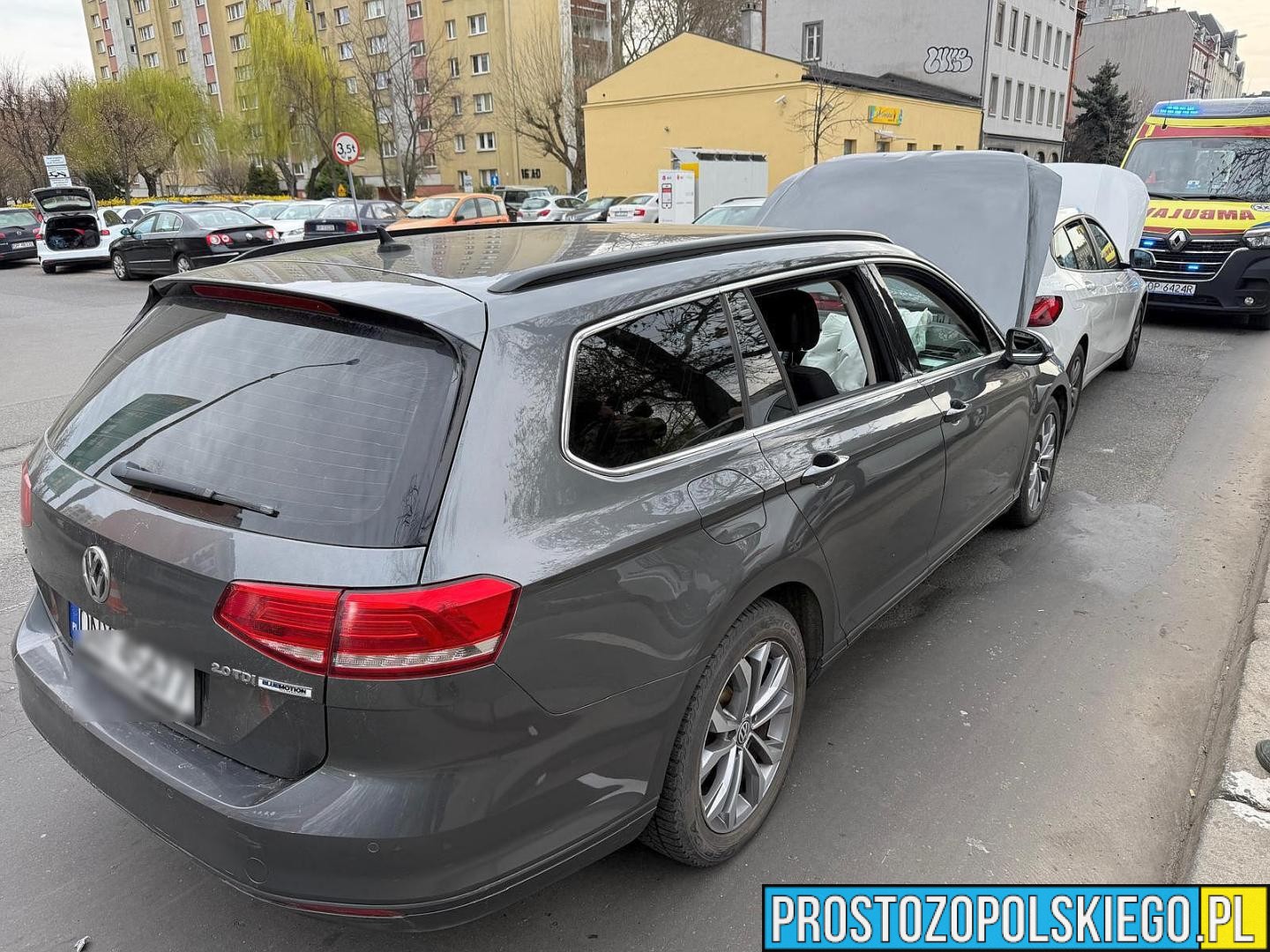 wypadek na&nbsp;wrocławskiej w&nbsp;opolu, wypadek w&nbsp;opolu, wypadek na&nbsp;zaodrzu, zderzenie pojazdów poszkodowana, wypadek w&nbsp;centrum miasta