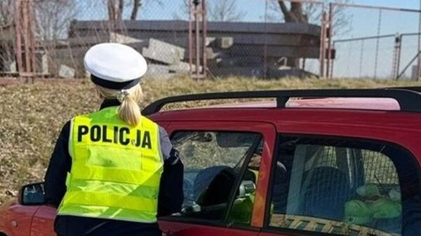 Jechał 18 km/h za szybko. Policja odkryła, że nie powinien prowadzić auta