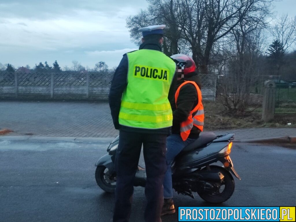 25-latek jechał motorowerem bez prawa jazdy. Myślał, że&nbsp;wystarczy być pełnoletnim