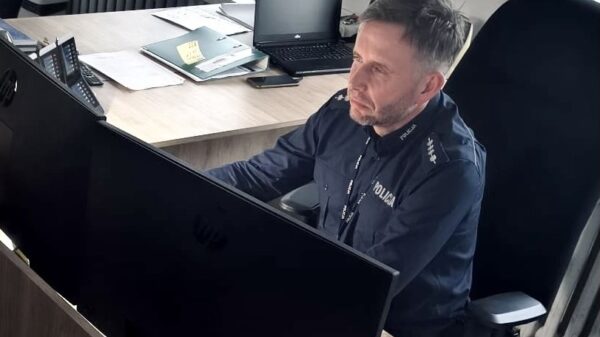 Szybka reakcja policji uratowała życie 18-latka. Kluczowa rola dyżurnego z Kędzierzyna-Koźla