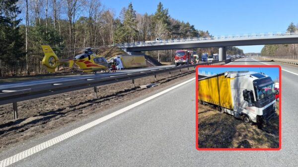 Wypadek ciężarówki na autostradzie A4. Lądował śmigłowiec LPR, droga była zablokowana