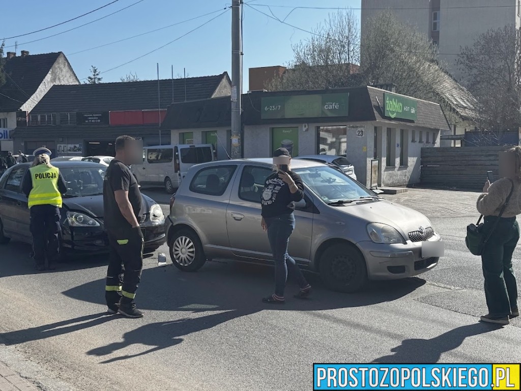 Wypadek na ul. Wróblewskiego w Opolu. Jedna osoba trafiła do szpitala.(WIDEO)