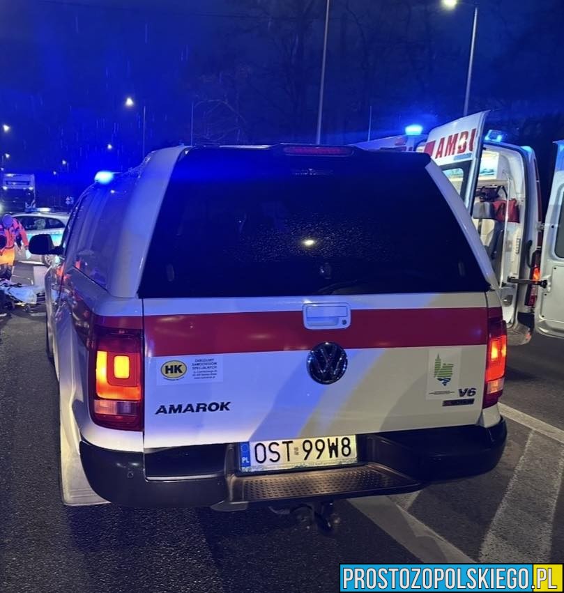 Potrącenie pieszego na przejściu w Strzelcach Opolskich. Szybka reakcja strażaków